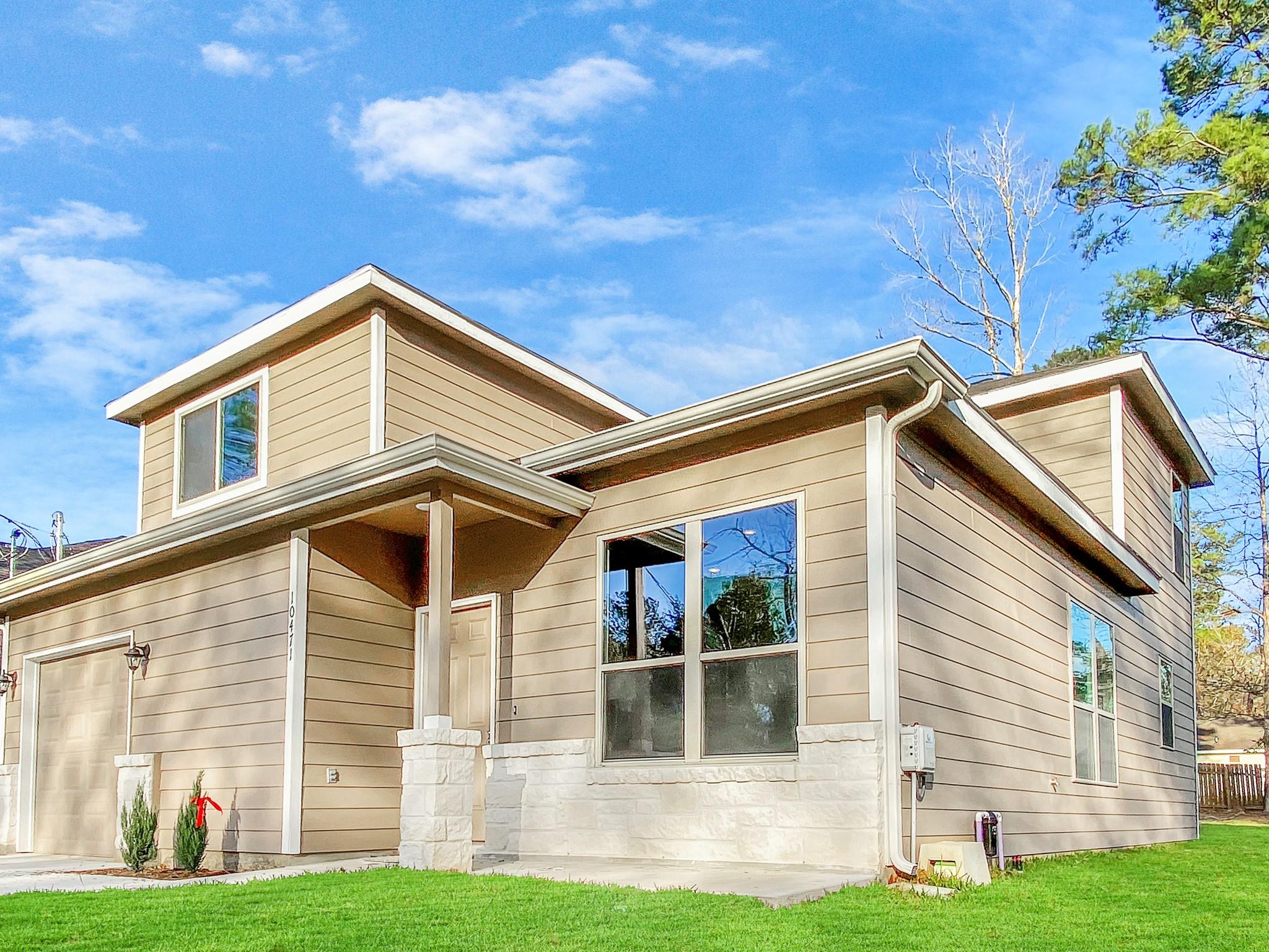 10471 Royal Adrian