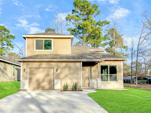 Photo of 10471 Royal Adrian, Conroe, TX 77303 (MLS # 66155307)