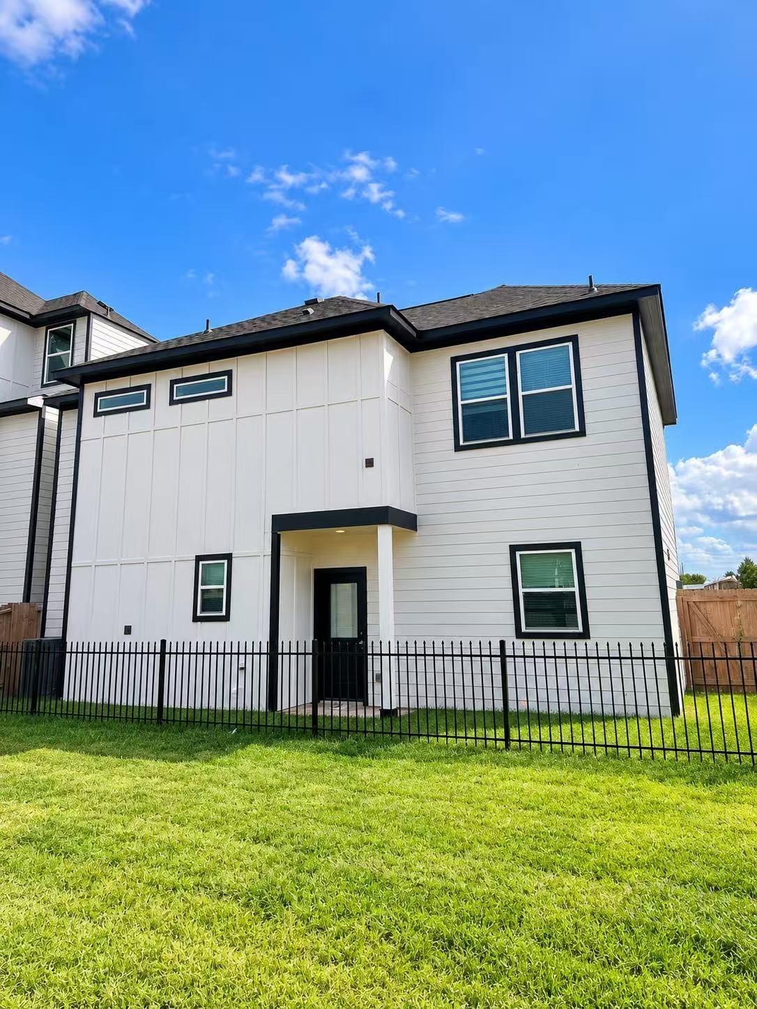 6702 Metro Boulevard 17