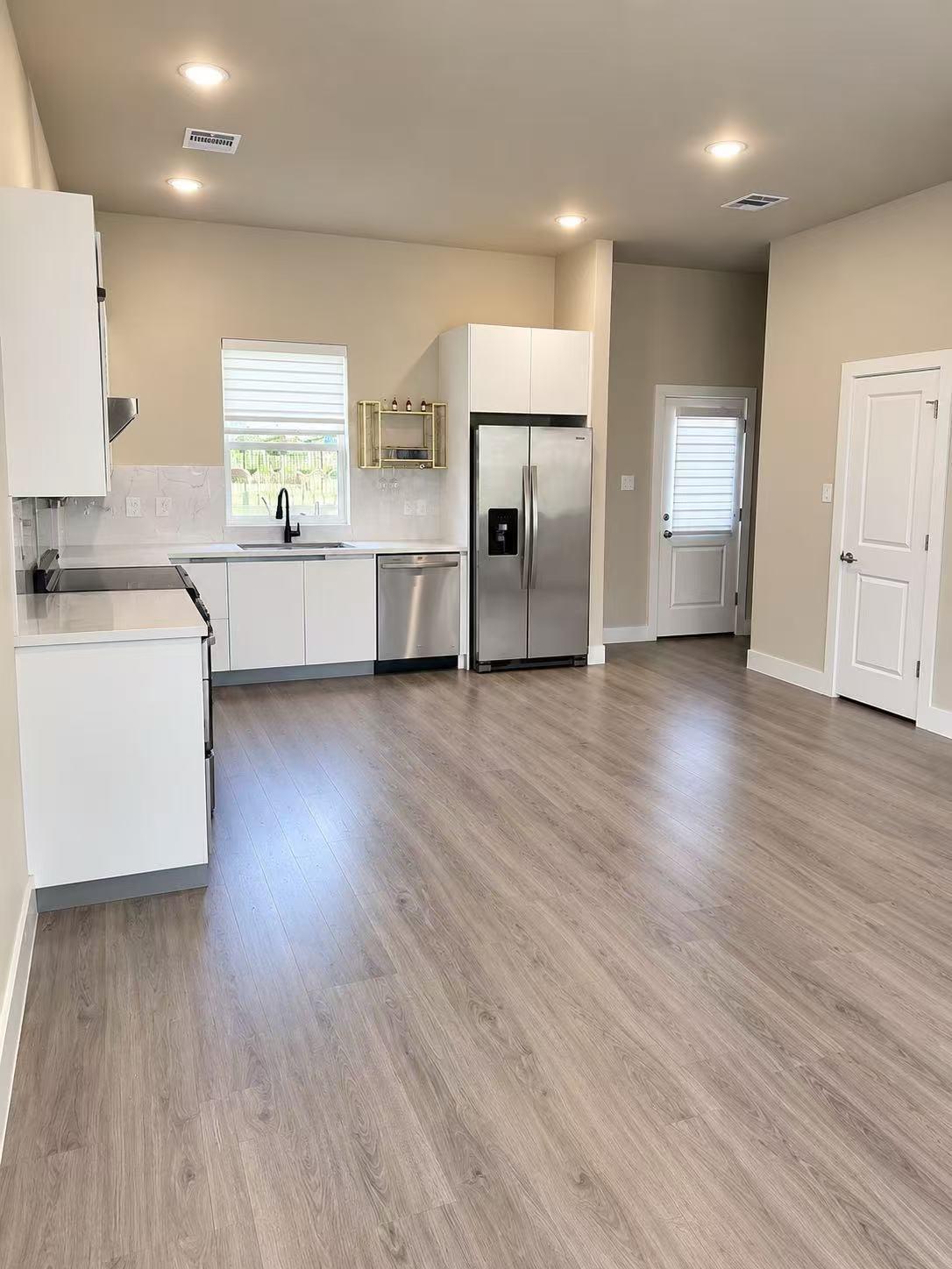 6702 Metro Boulevard 17