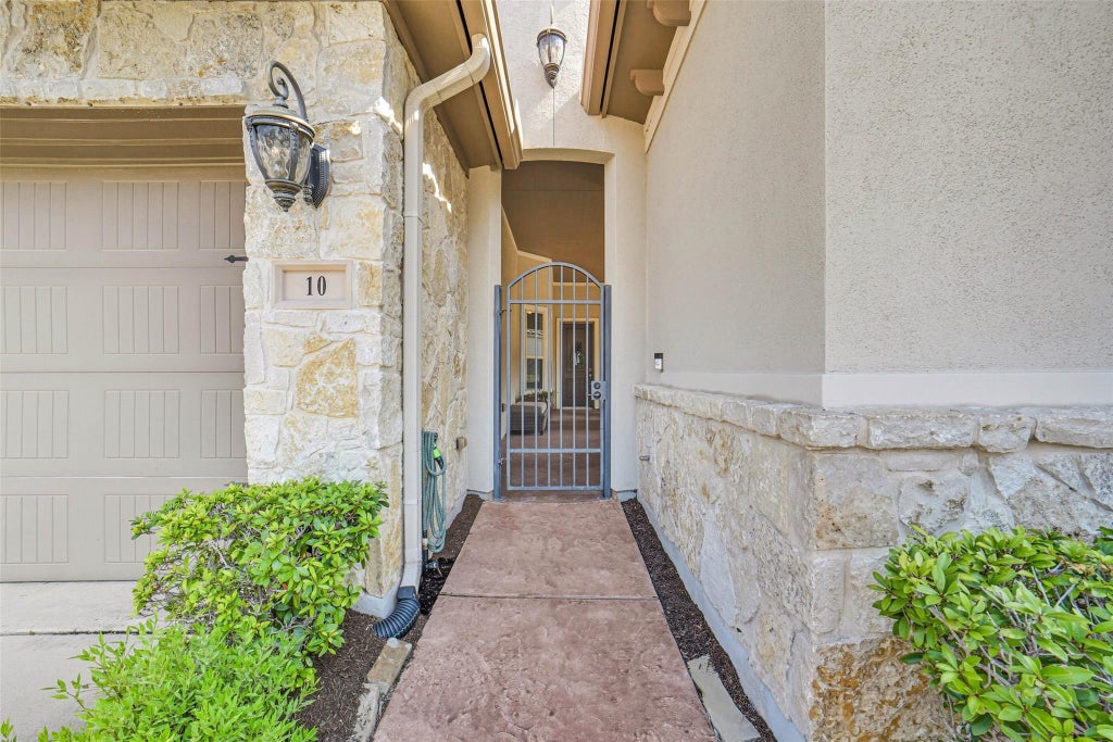 Photo of 10 Silent Way Drive, Sugar Land, TX 77498 (MLS # 31654895)