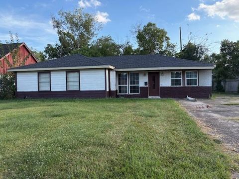 5722 Glenhurst Drive Houston TX 77033