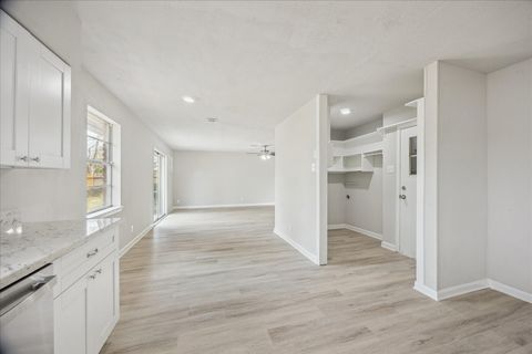 Tiny photo for 5922 Fontenelle Drive, Houston, TX 77035 (MLS # 40699037)