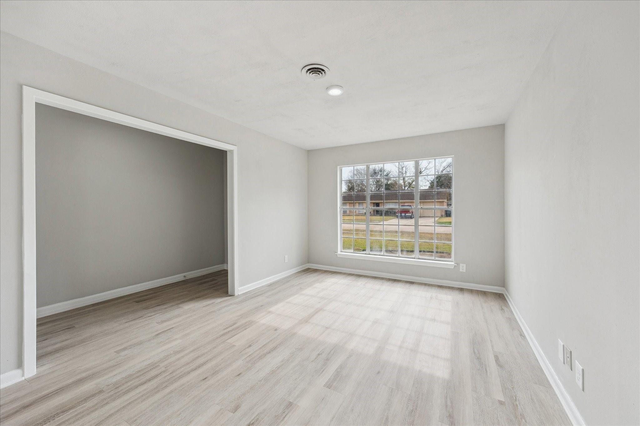 5922 Fontenelle Drive