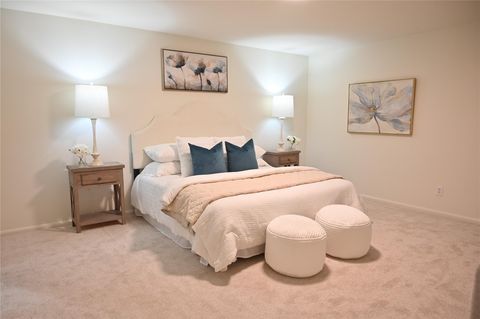 Photo of 624 S Ripple Creek Drive #624, Houston, TX 77057 (MLS # 32184915)