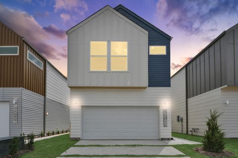 Photo of 13109 Moncloa Drive, Houston, TX 77047 (MLS # 44924504)