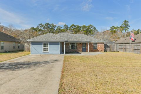 Homes For Sale - 1106 Jefferson Avenue<br/> Cleveland, TX 77327