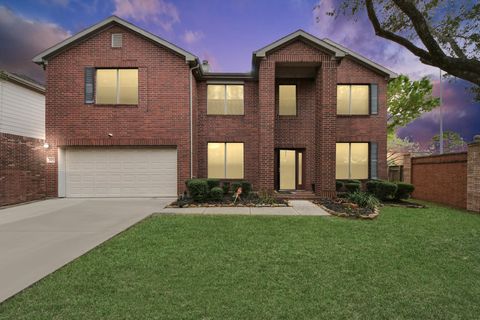 Photo of 2619 Midnight Star Circle, Friendswood, TX 77546 (MLS # 37069687)