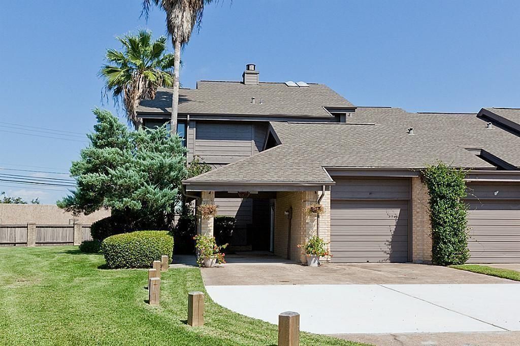 Photo of 2619 Sailboat Drive, Houston, TX 77058 (MLS # 15238416)