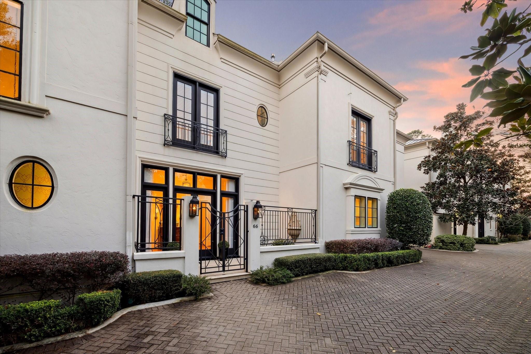 66 E Broad Oaks