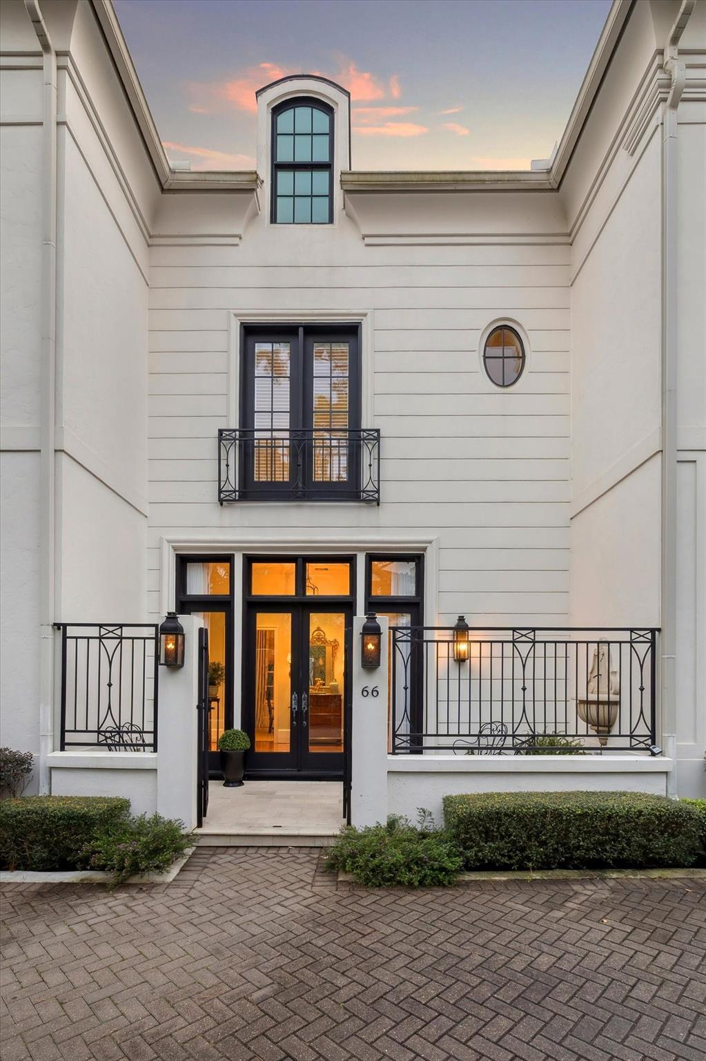66 E Broad Oaks