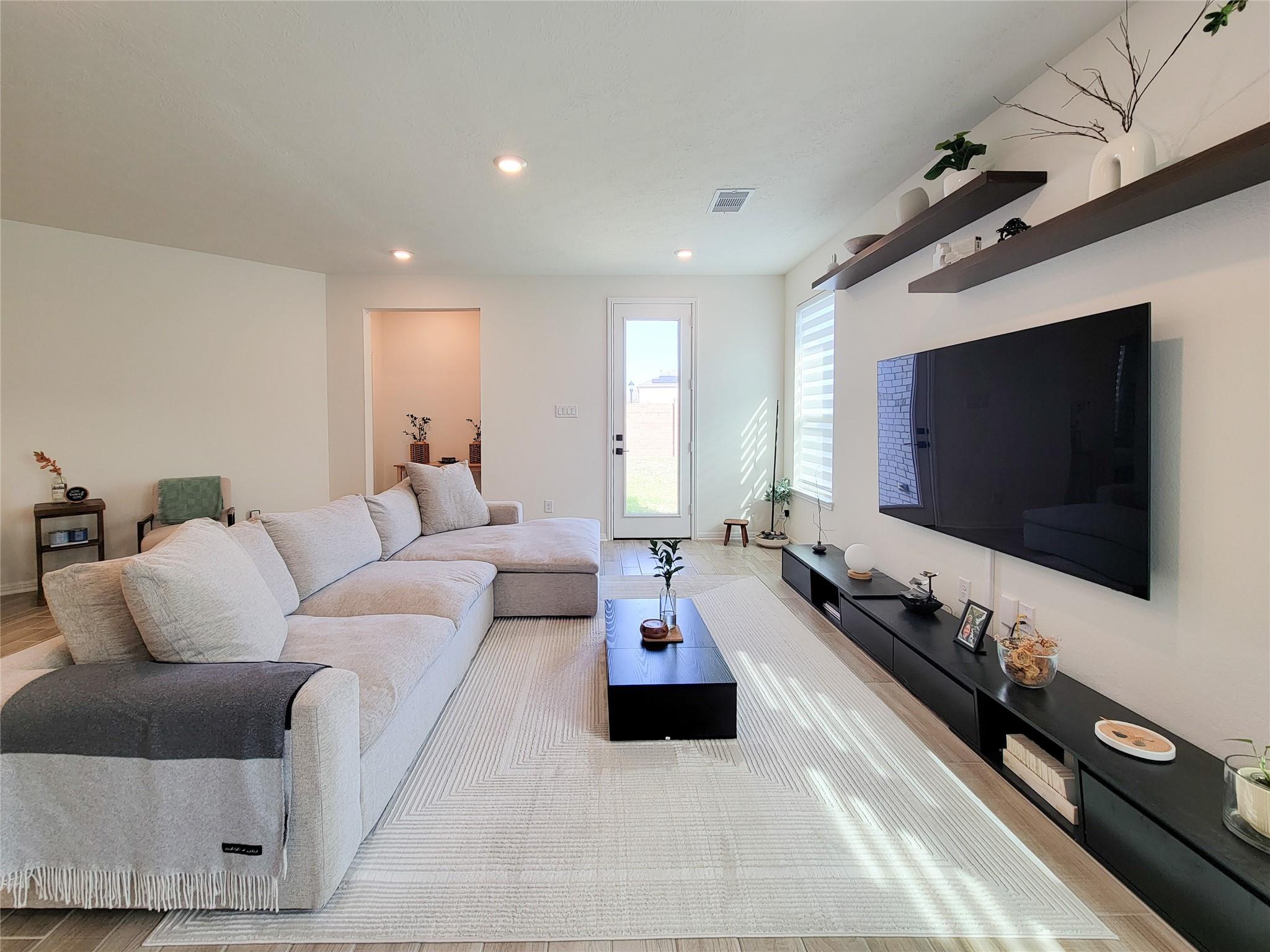 8214 Leisure Point Drive