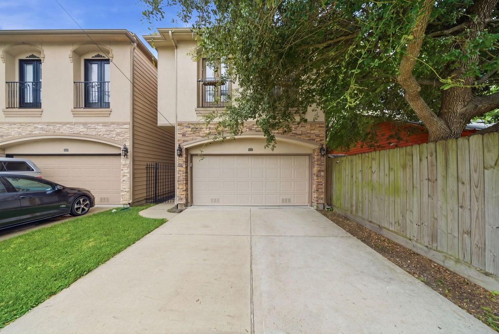 Photo of 5539 Kiam Street, Houston, TX 77007 (MLS # 3801515)