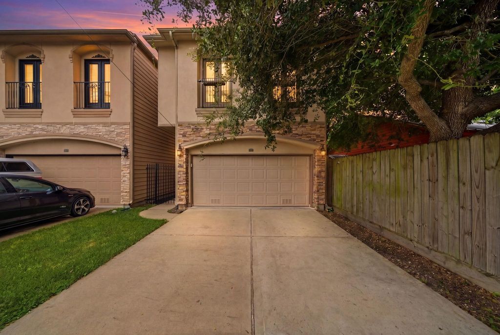 Photo of 5539 Kiam Street, Houston, TX 77007 (MLS # 3801515)