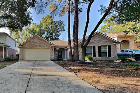 Homes For Rent - 10 Wimberly Way<br/> Conroe, TX 77385