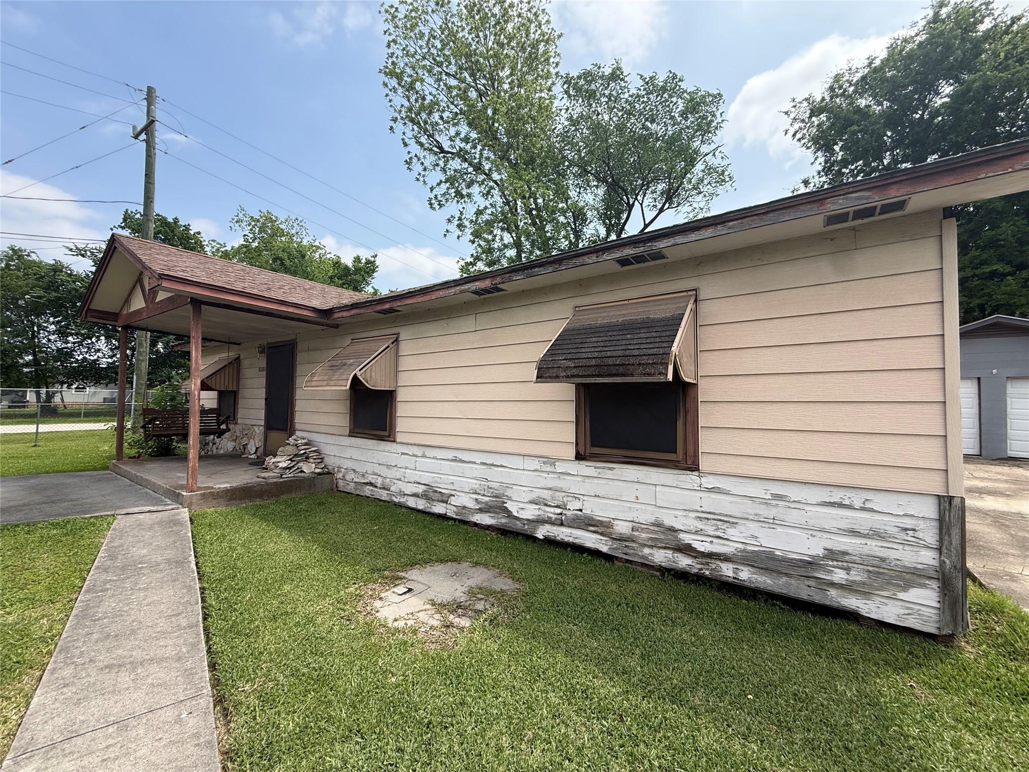 15818 Waverly Drive