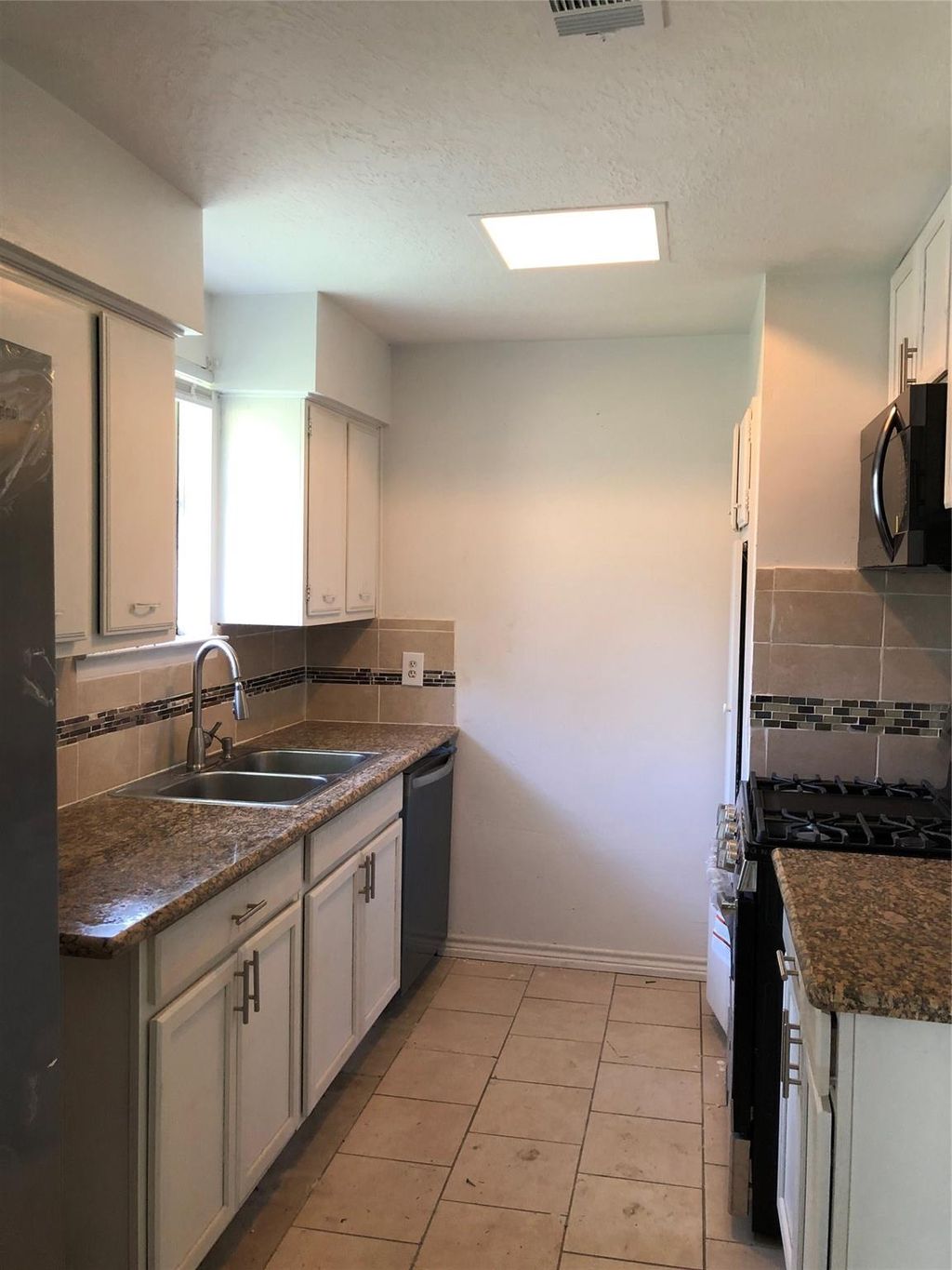 Photo of 11103 Sharpview Drive, Houston, TX 77072 (MLS # 31949778)