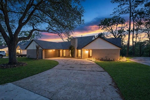 Photo of 1134 Chestnut Ridge Road, Houston, TX 77339 (MLS # 25749209)