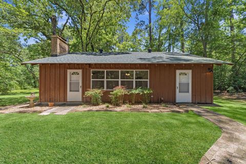 Photo of 8330 Elm DR, Montgomery, TX 77316 (MLS # 22819548)