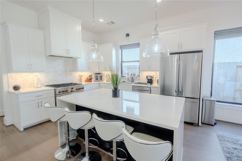 Tiny photo for 8810 Carousel Lane A Ln, Houston, TX 77080 (MLS # 32398853)