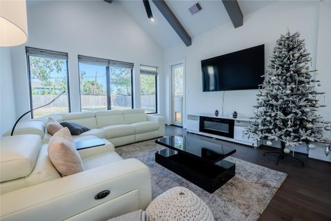 Tiny photo for 8810 Carousel Lane A Ln, Houston, TX 77080 (MLS # 32398853)