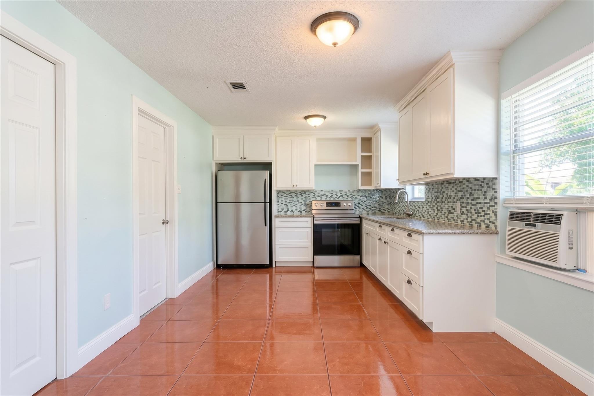 7410 Canary Circle