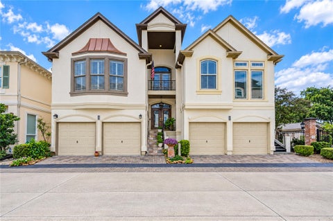 Photo of 4 Milan Estates, Houston, TX 77056 (MLS # 13127713)
