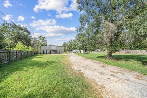 19962 Lowe New Caney TX 77357