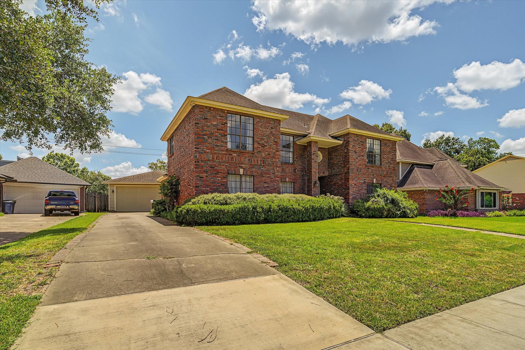 410 Crestwood Drive