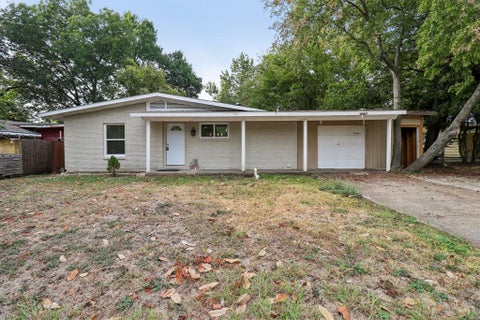 Photo of 2108 Skylark Drive, Arlington, TX 76010 (MLS # 58530492)