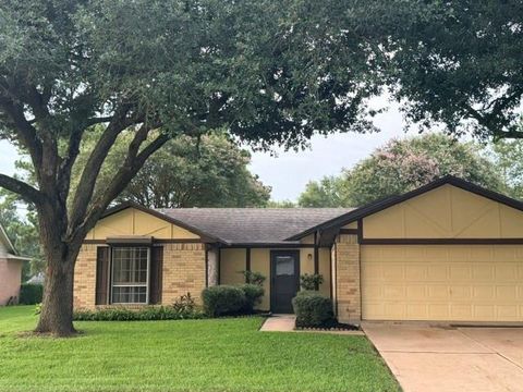 Photo of 3307 S Peach Hollow Circle, Pearland, TX 77584 (MLS # 41749496)