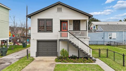 1914 55th Street Galveston TX 77551