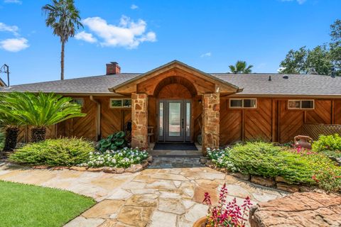 Photo of 155 Greenbriar Drive, Livingston, TX 77351 (MLS # 53226860)