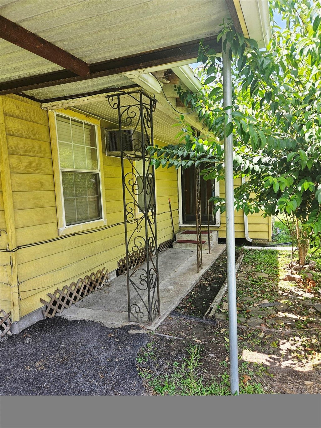 Photo of 7226 Philibert Lane, Houston, TX 77028 (MLS # 37830542)