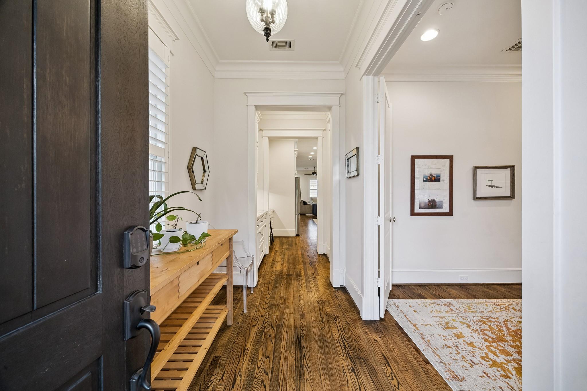 543 W 22nd Street
