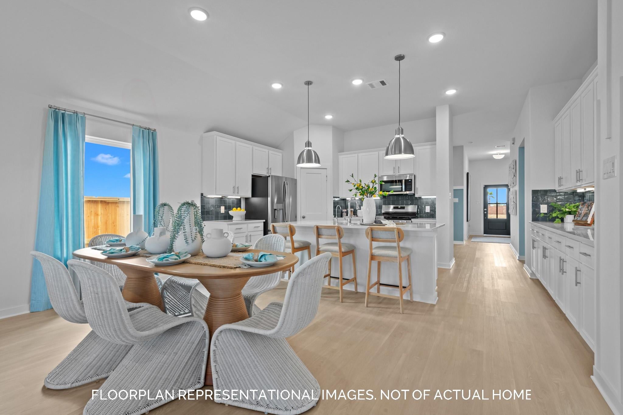 21203 Venetian Glass Lane
