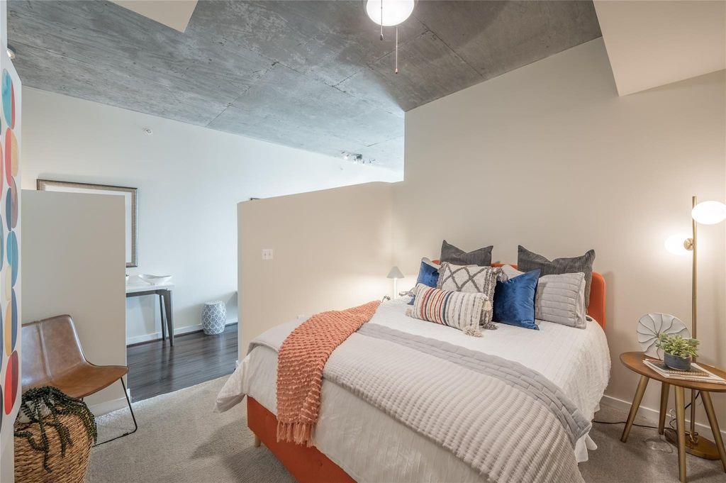 Photo of 5927 Almeda Road #21616, Houston, TX 77004 (MLS # 33320662)