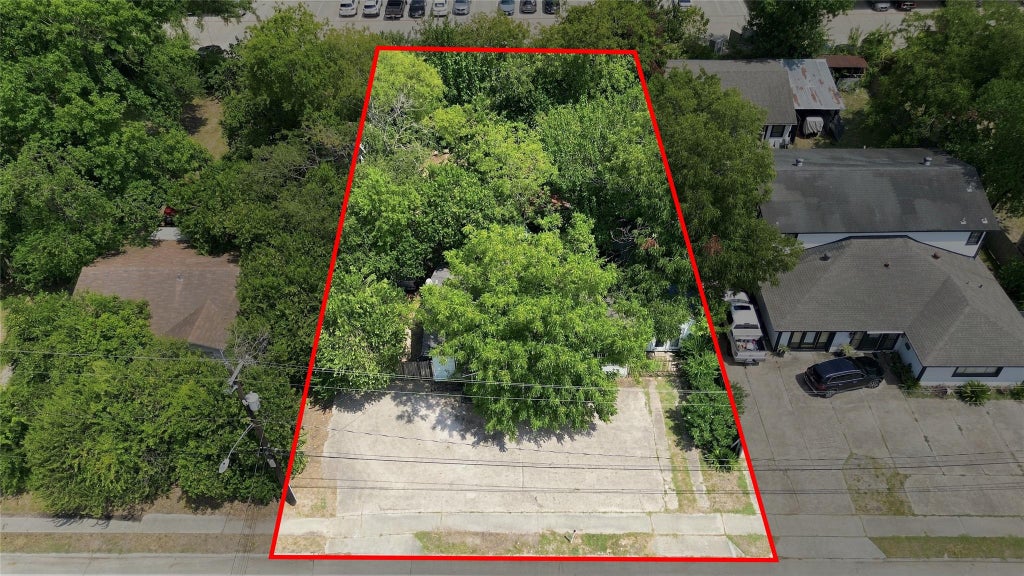 Photo of 2082 Antoine Drive, Houston, TX 77055 (MLS # 20072925)