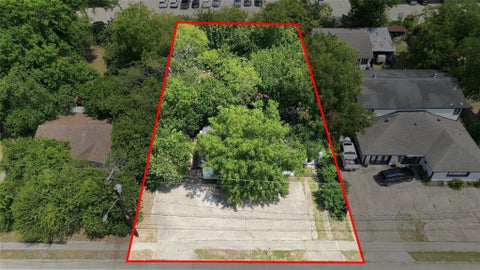 Photo of 2082 Antoine Drive, Houston, TX 77055 (MLS # 20072925)