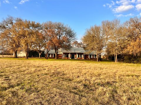 Homes For Sale - 410 Lcr 890<br/> Jewett, TX 75846
