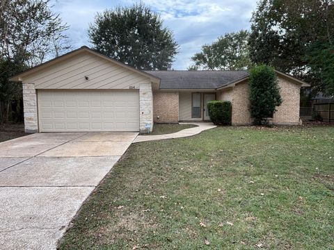 Photo of 1014 Stoneleigh Court, Tomball, TX 77375 (MLS # 81226300)