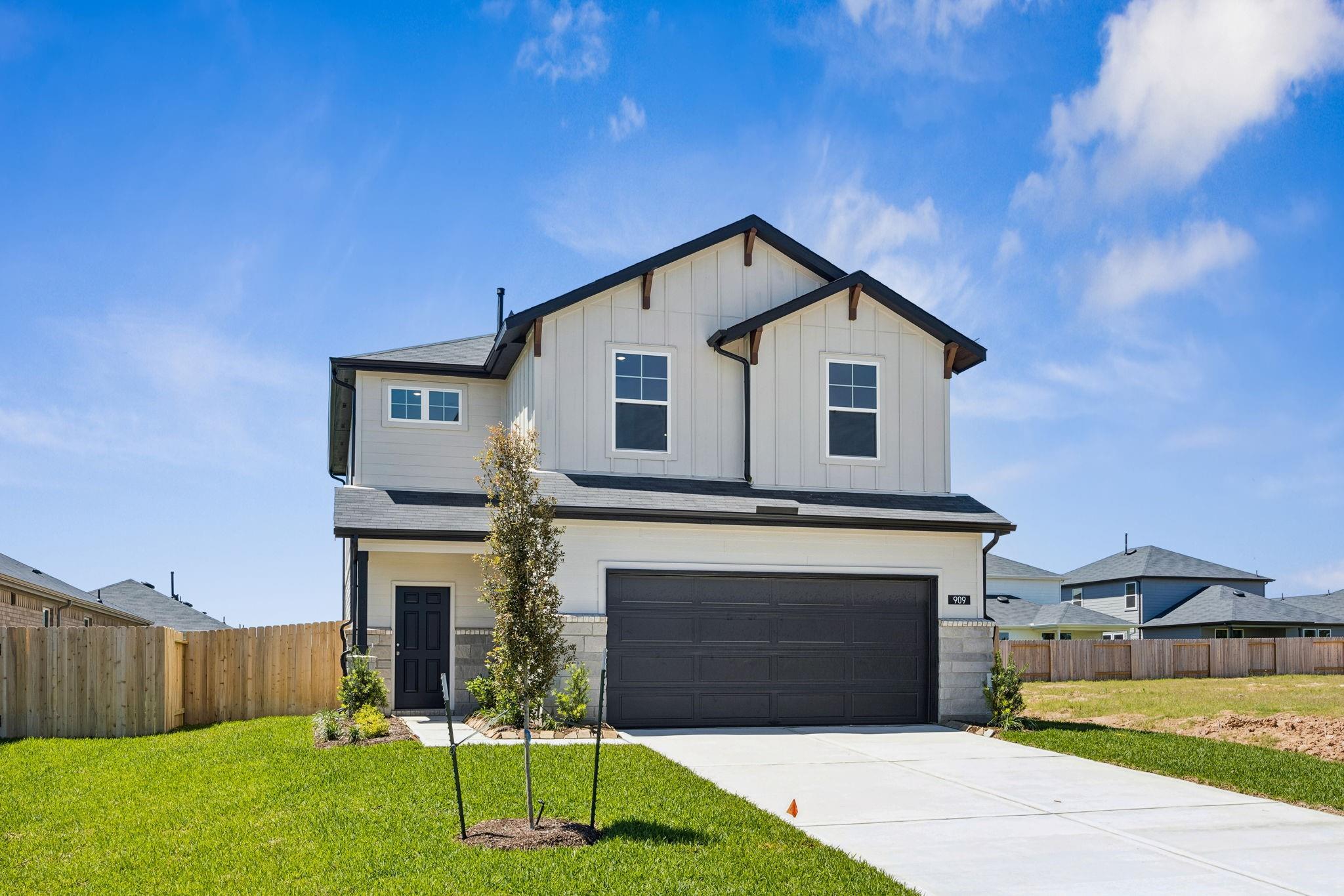 909 Silver Buckle Lane
