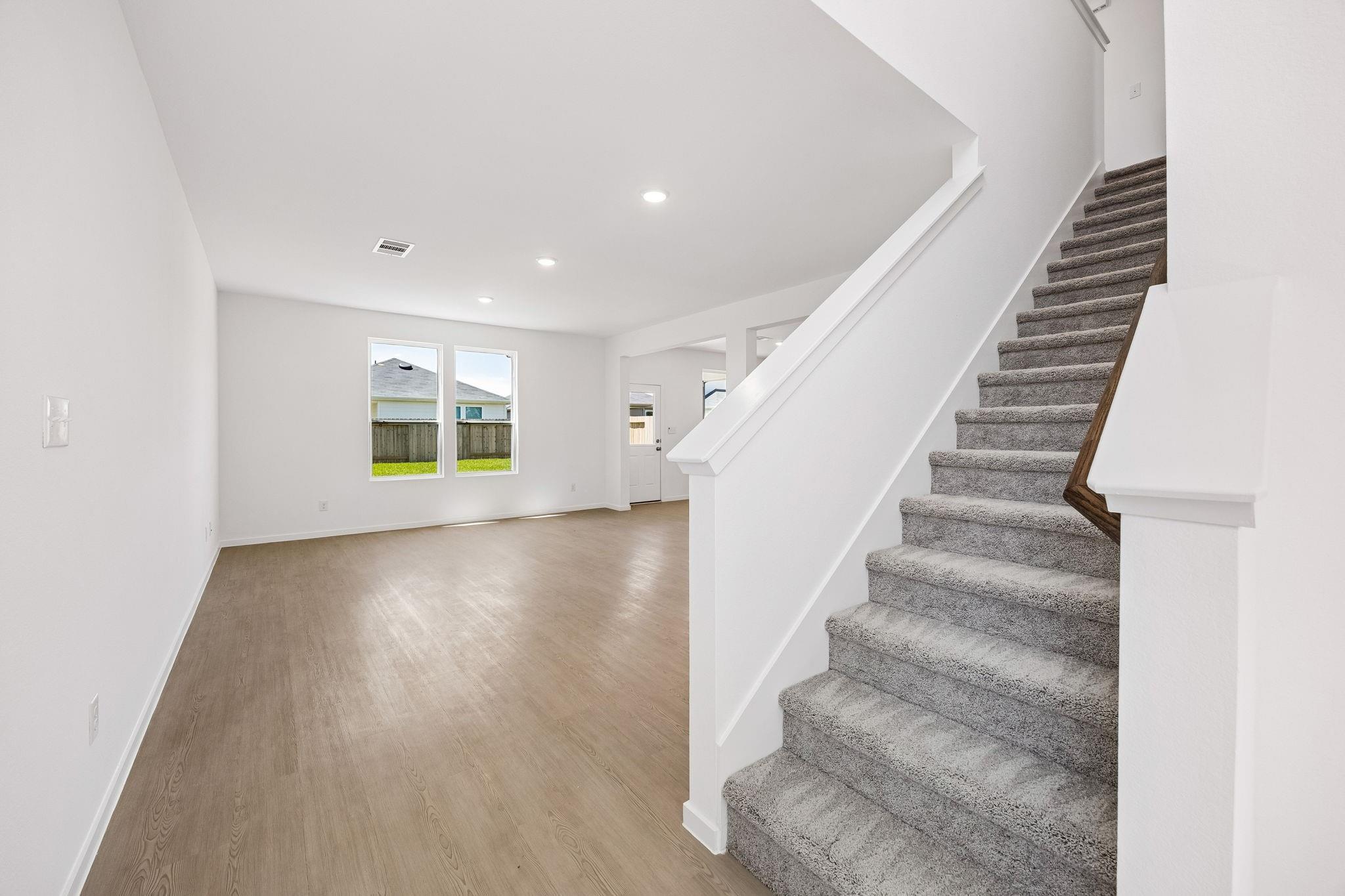 909 Silver Buckle Lane