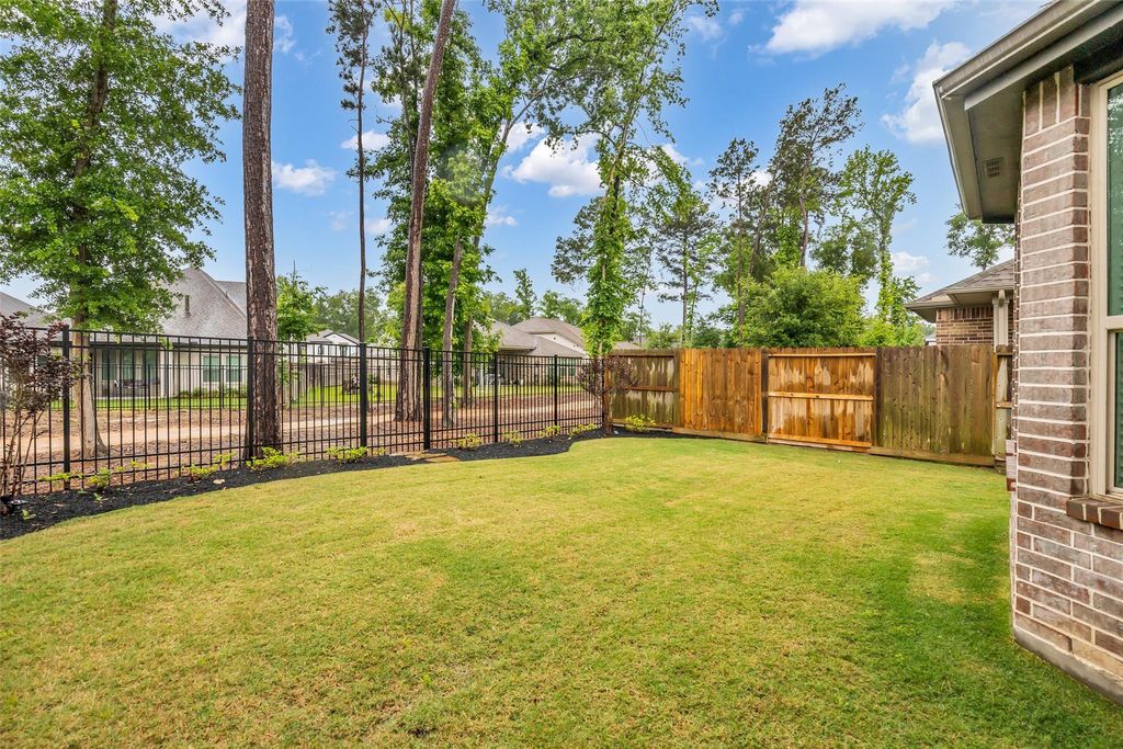 Photo of 7392 Mount Greylock Loop, Porter, TX 77365 (MLS # 41651606)
