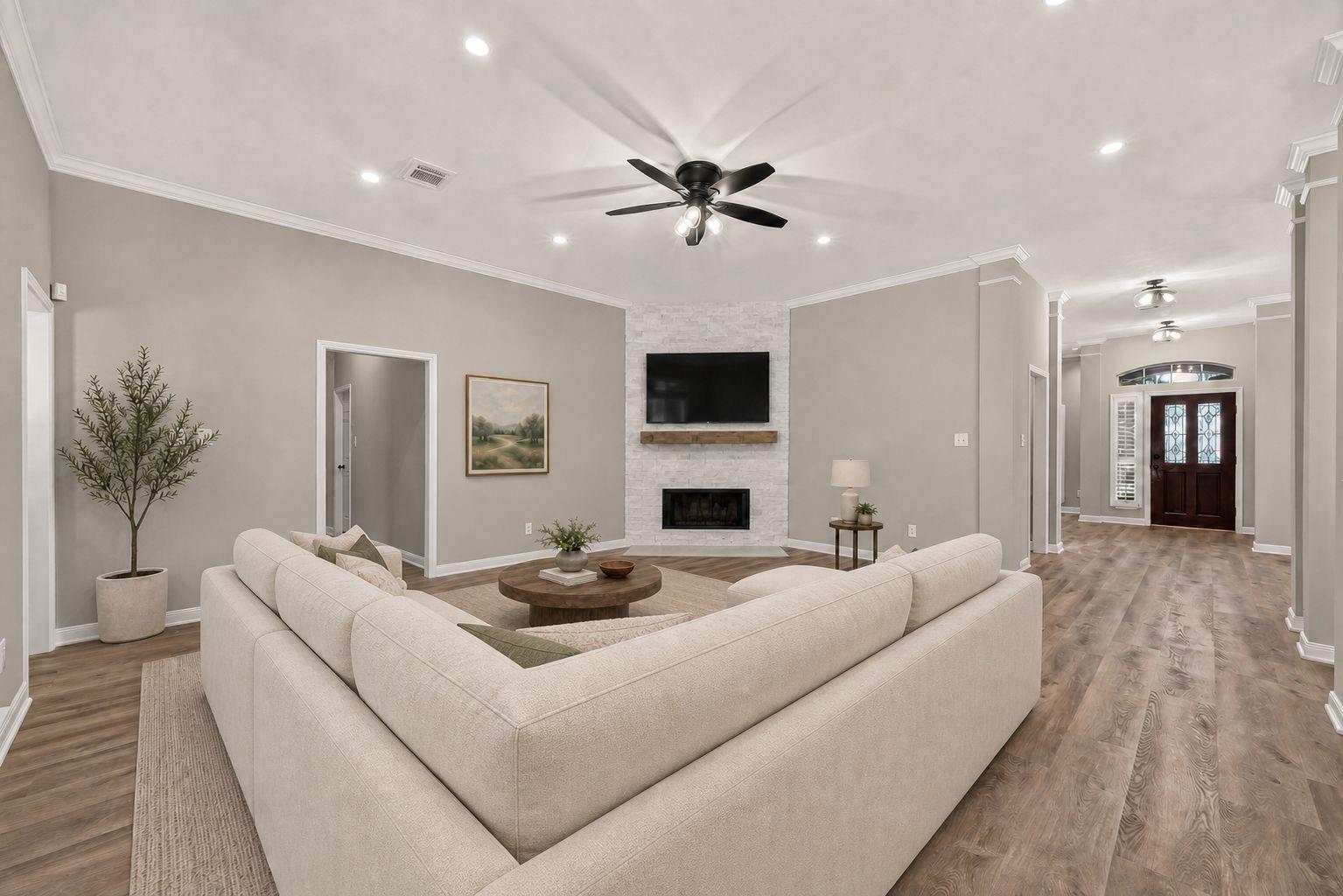 1527 Lake Pauline Court