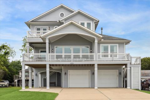 Photo of 4910 Palm Street, Seabrook, TX 77586 (MLS # 68139538)