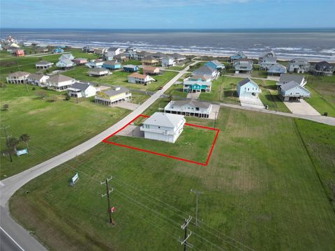Photo of 973 Sea Breeze, Crystal Beach, TX 77650 (MLS # 31539589)