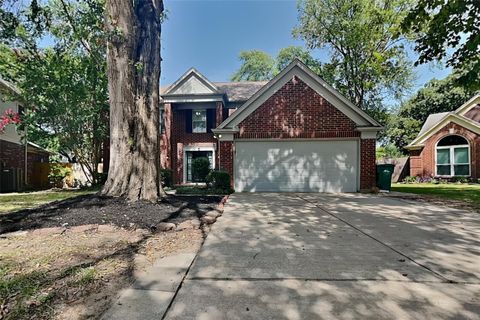Photo of 5 Regency Court, Conroe, TX 77304 (MLS # 67684419)