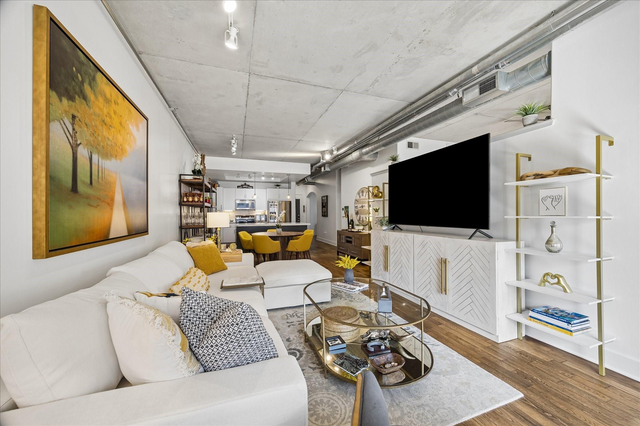 1901 Post Oak Boulevard 608