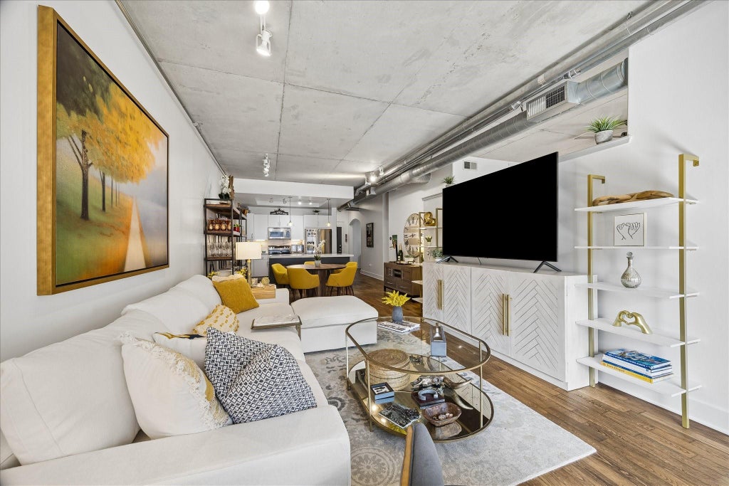 Photo of 1901 Post Oak Boulevard #608, Houston, TX 77056 (MLS # 87563422)